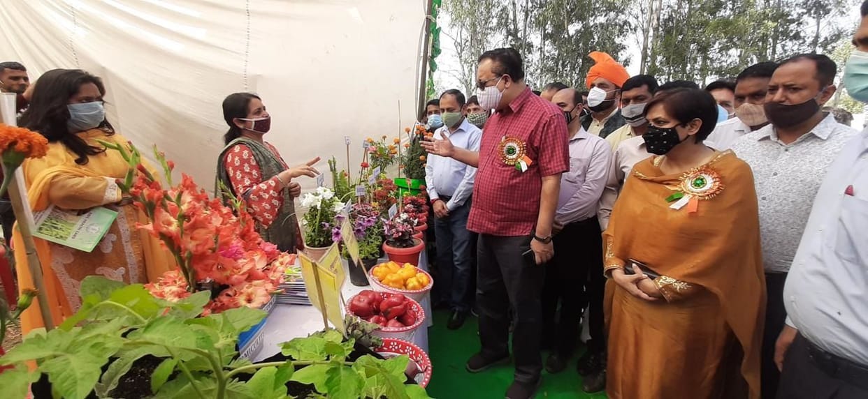 Farmer fair held in hill block Sumb, government schemes presented to farmers