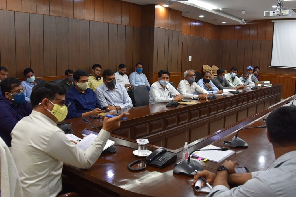 CM instructed to raise wheat and make family identity card