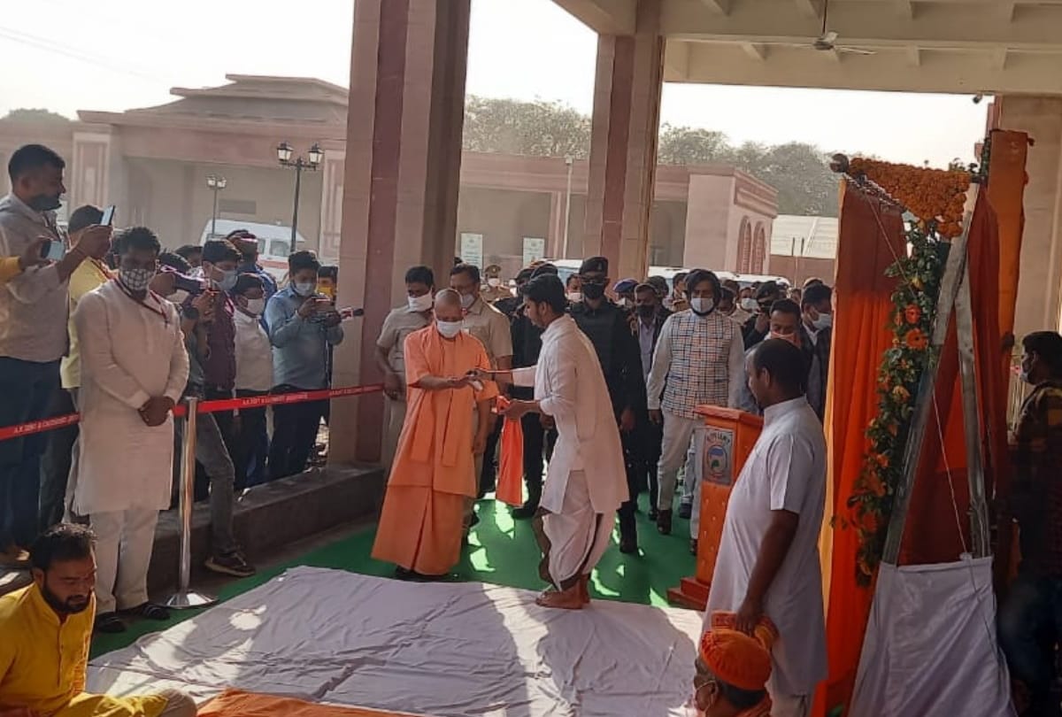 CM Yogi inaugurated Gorakhpur Zoo live update