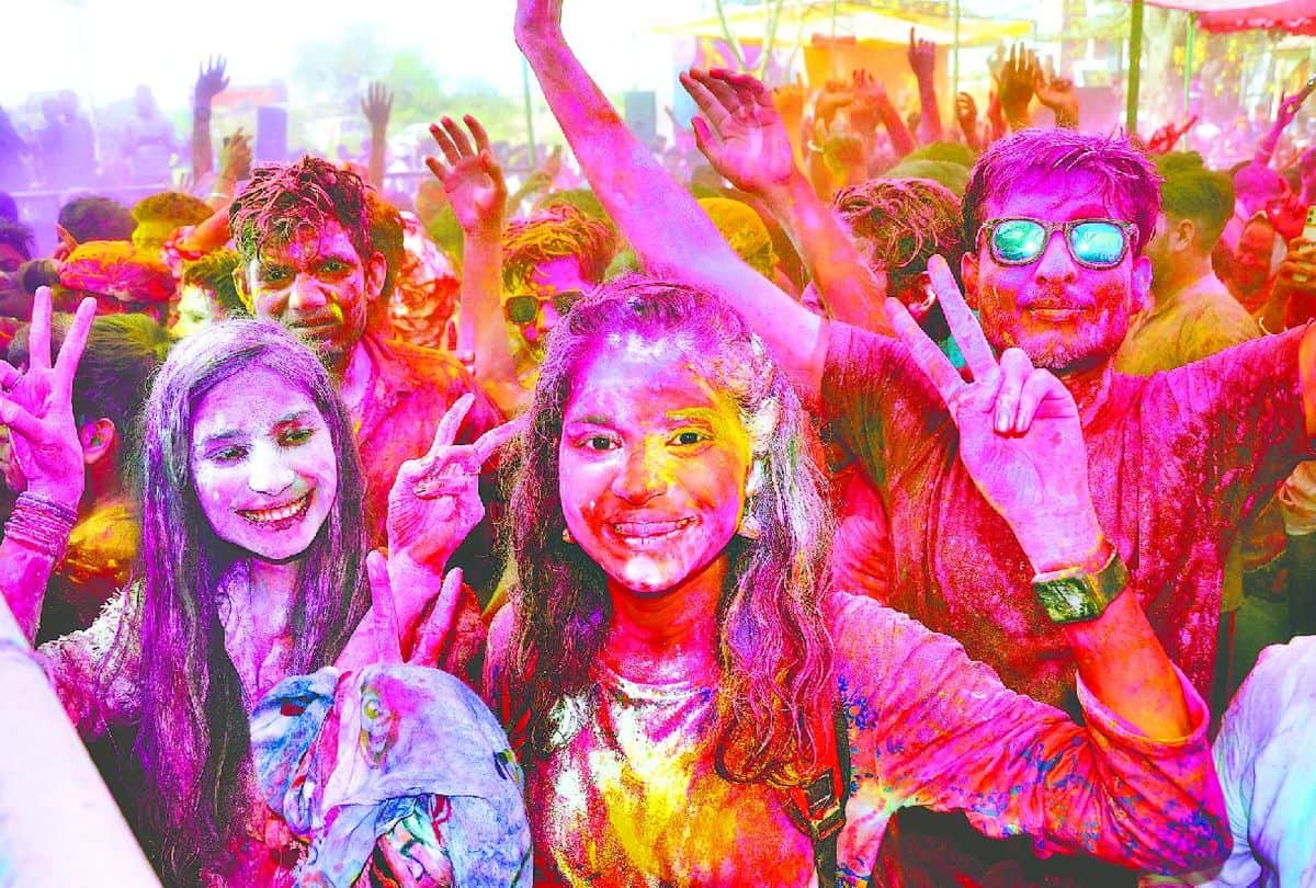 Holi 2019: harmful effects of synthetic colours on Skin