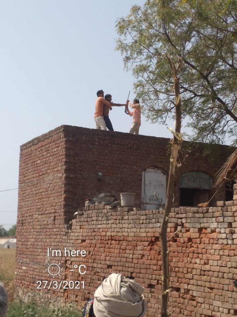 Attack on people who went to decide mutual quarrel, three injured