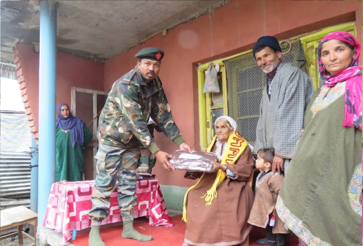 indian army celebrates birthday of veer naari In bandipora of kashmir