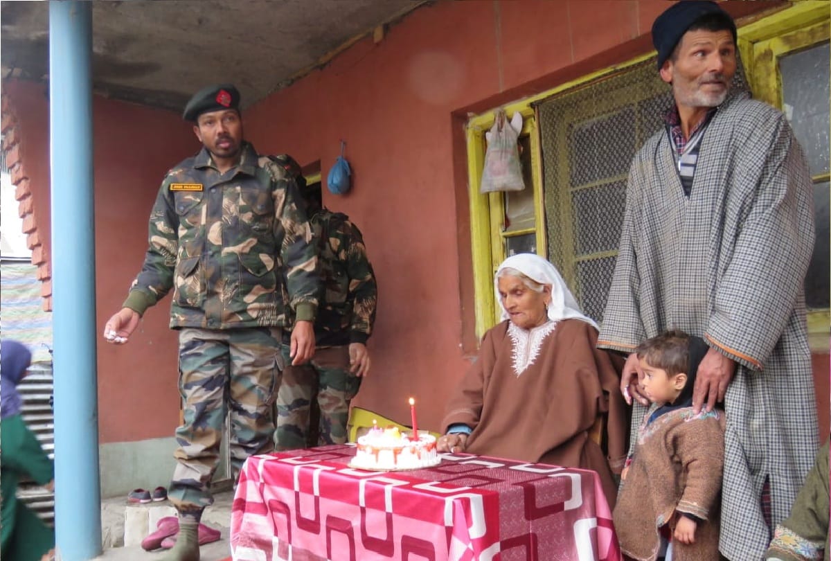 indian army celebrates birthday of veer naari In bandipora of kashmir