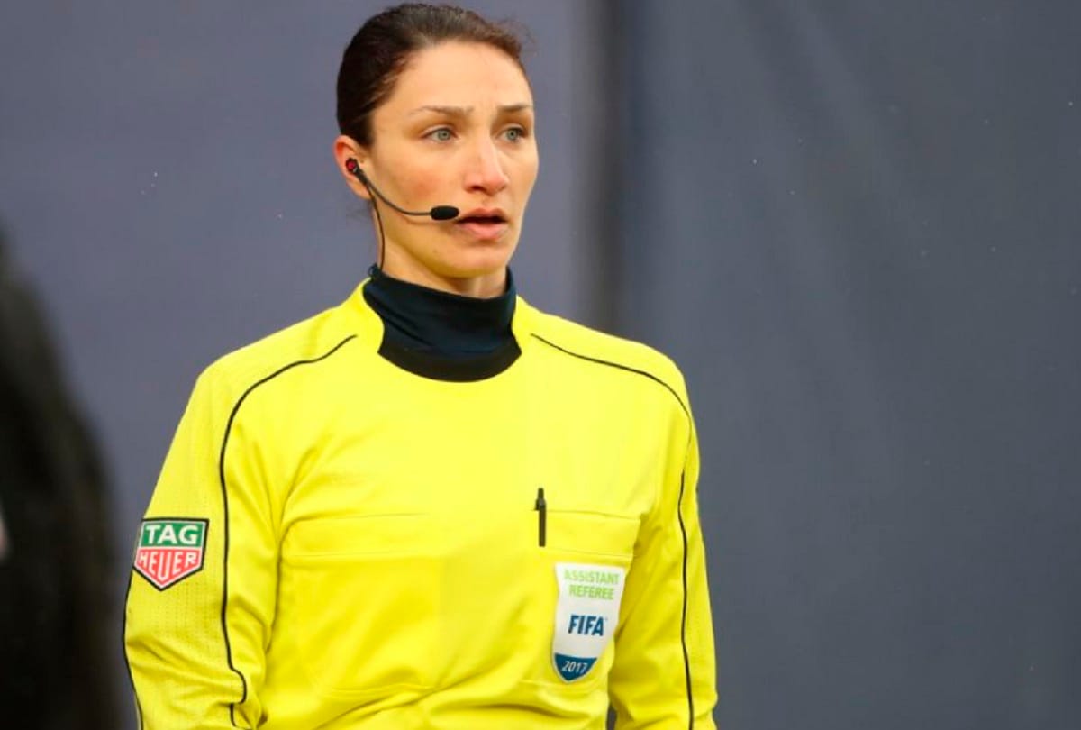 Catherine Nesbitt becomes first woman to enter the field in the mens qualifying game