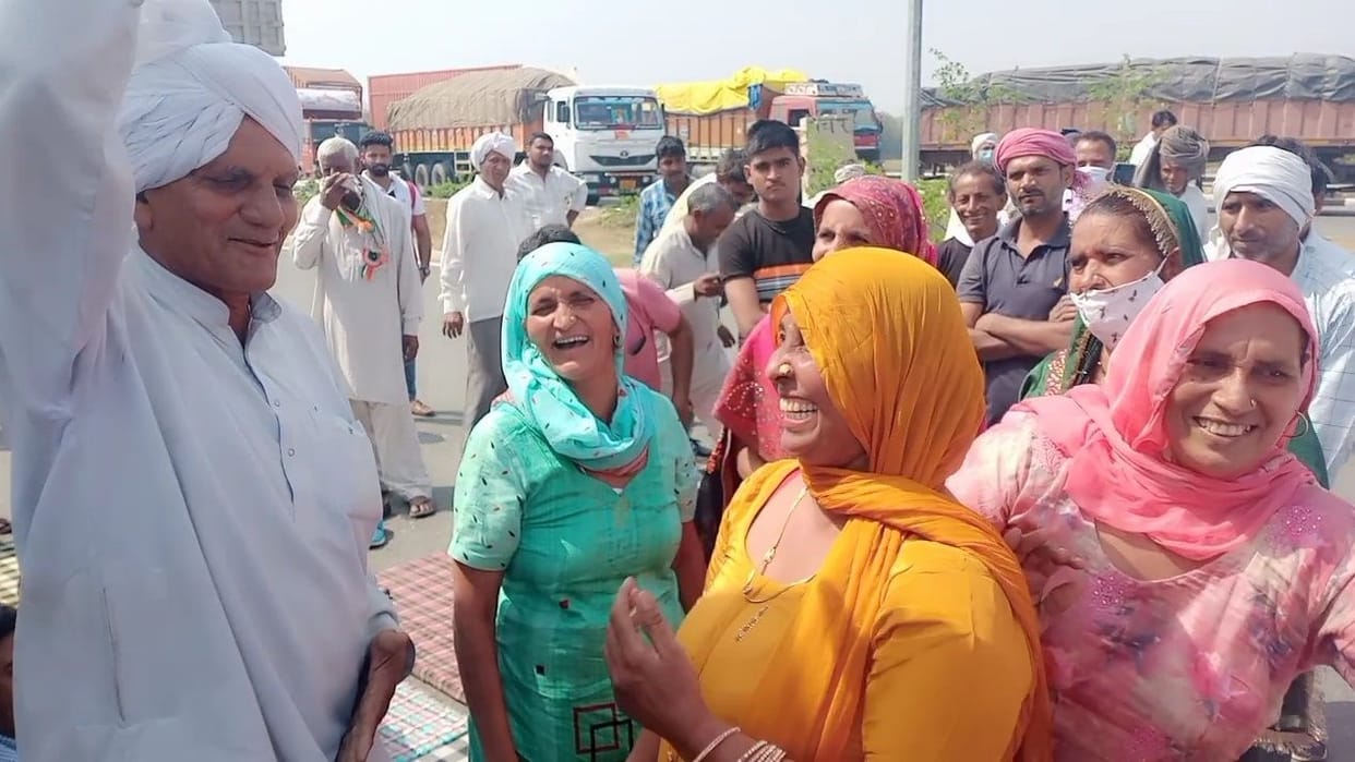 road jam, farmers protest, womens