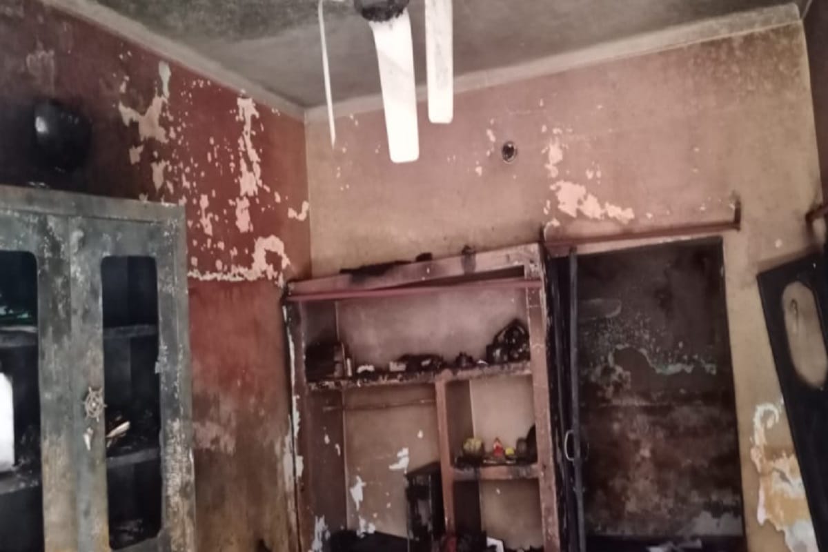 Blast in a warehouse of Nehru Nagar Colony in Meerut and see photos