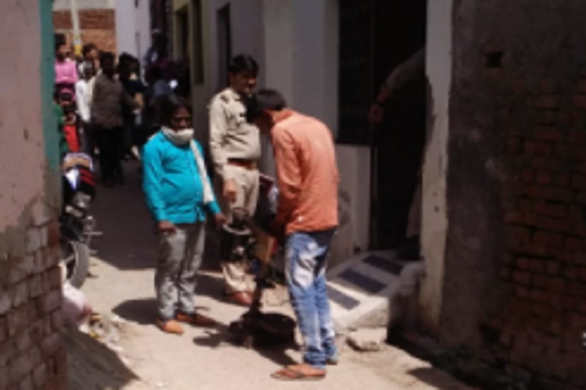 UP Crime News: Illegal arms factory busted in Meerut and recovered in tamancha and pistol and see photos