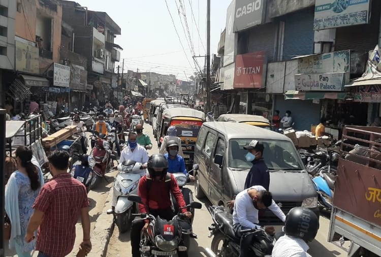 Vehicles continued to run during Silence hour in Punjab