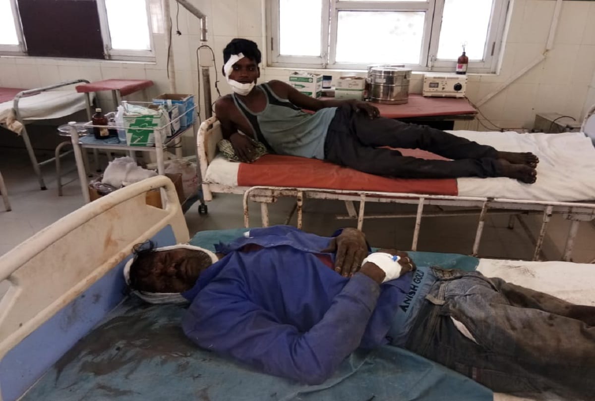 big road accident in chitrakoot Truck crushed five people