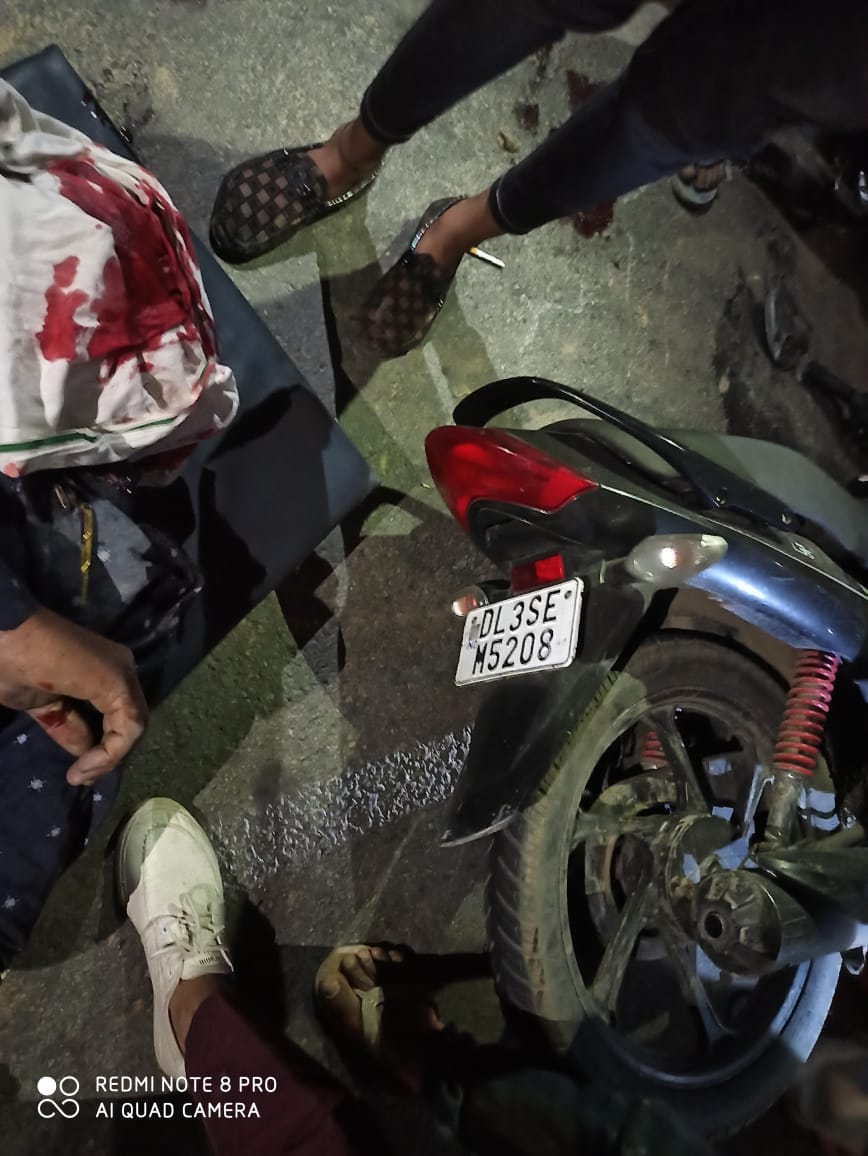 Two killed in road accidents, a young man crushed by a roller