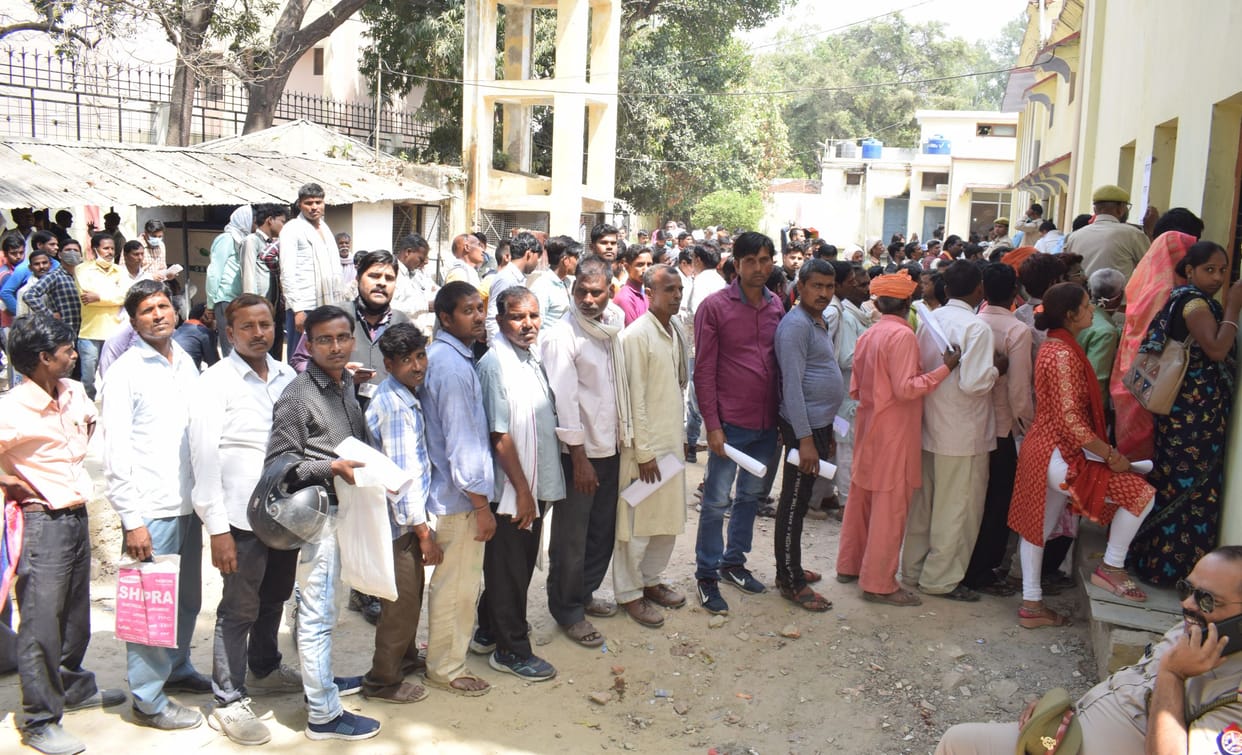 Queues of claimants engaged in the District Panchayat for Non-Dues Certificate