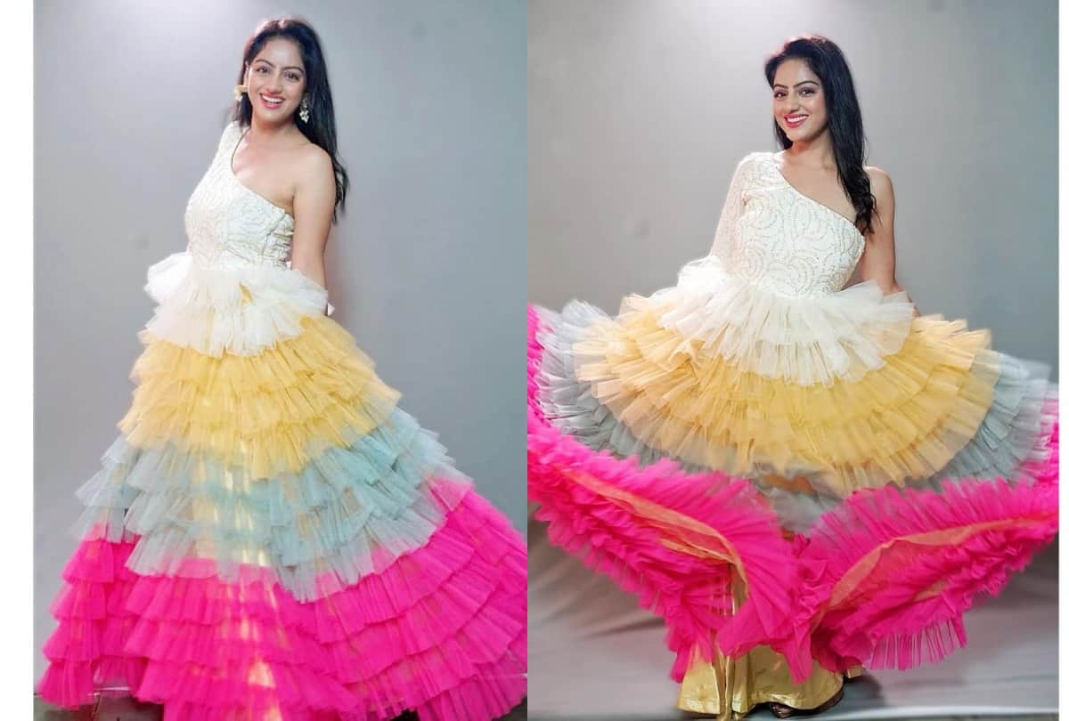 Diya Aur Baati Hum Fame Actress Deepika Singh Plays Holi Share Pictures On Social Media