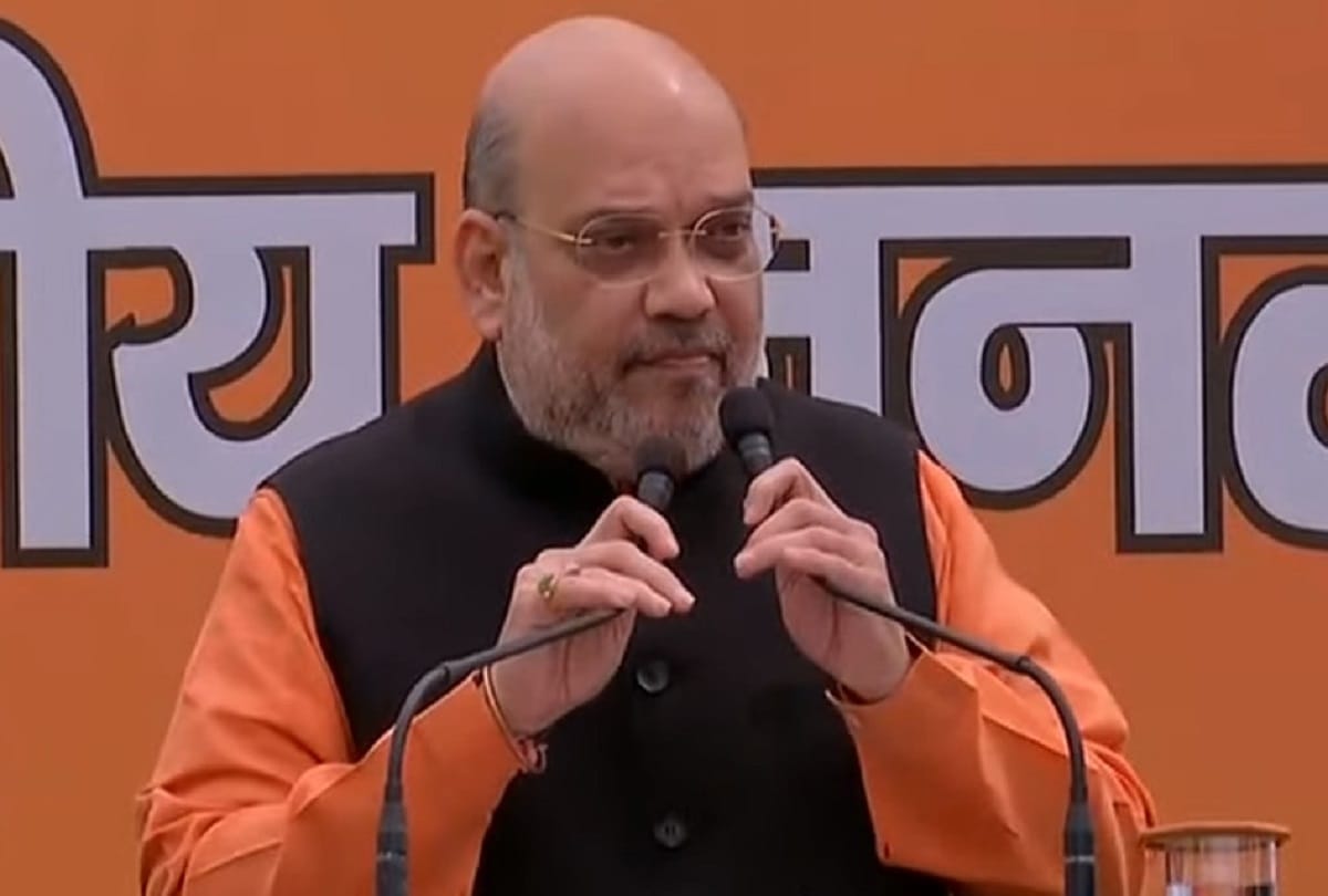 union home minister is doing press conference over elections conducted in assam and bengal