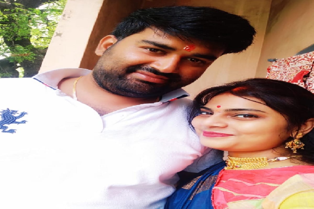 Holi celebration in Varanasi newly couple fun with Piya