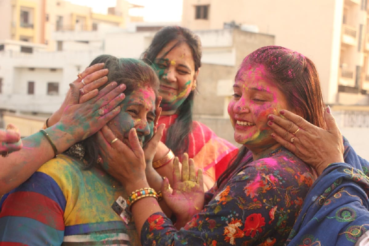 Holi celebration in Varanasi newly couple fun with Piya