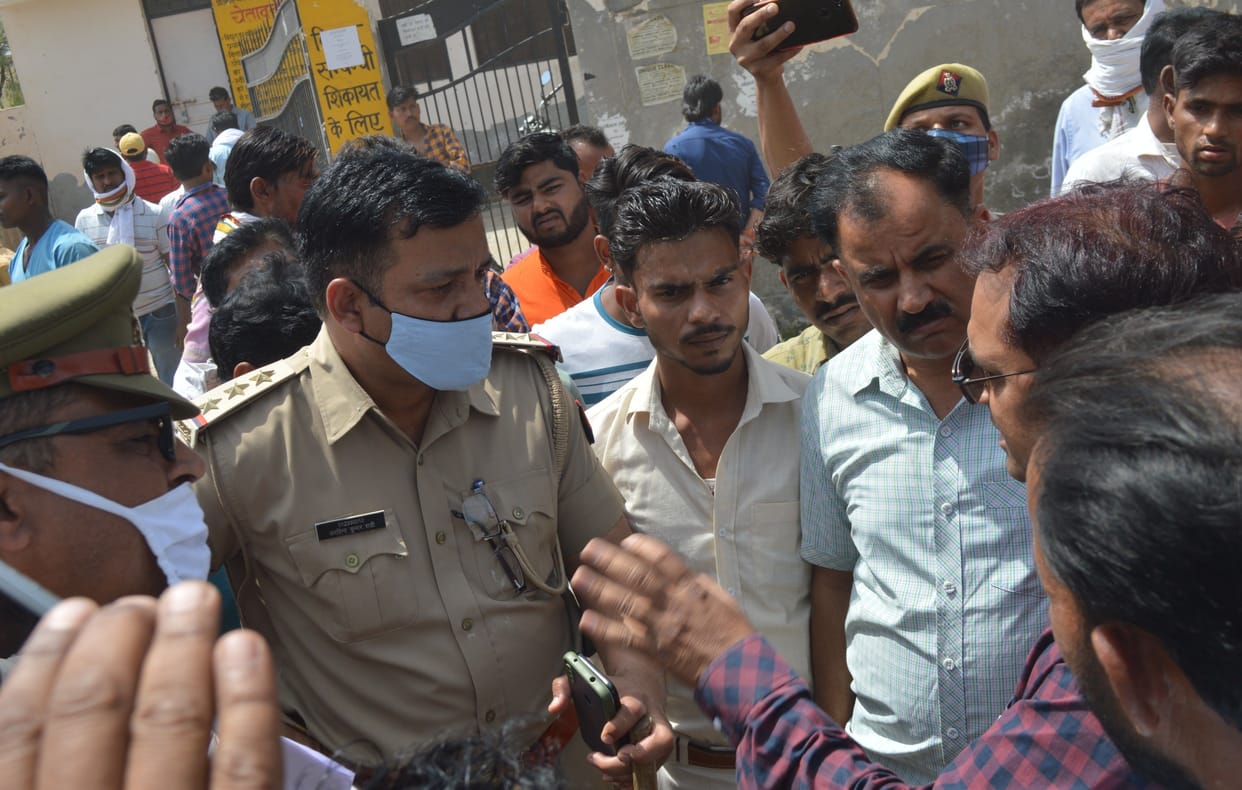 Hathras: Scope of power on death of contract electric worker, attempt to jam
