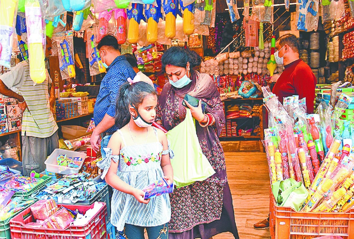 holi will be celebrated in jammu kashmir today, corona effect can be seen in markets