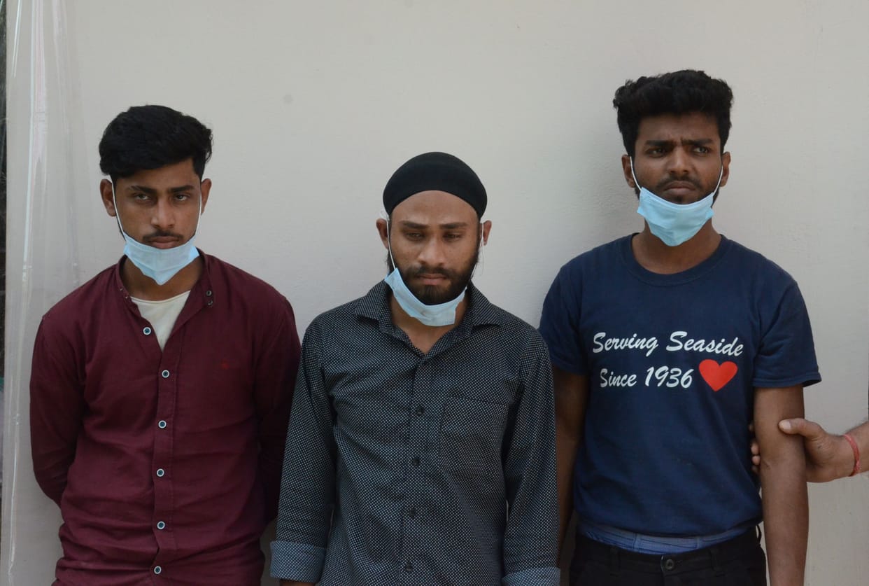 3 crooks of 250 mobile robbery gang arrested