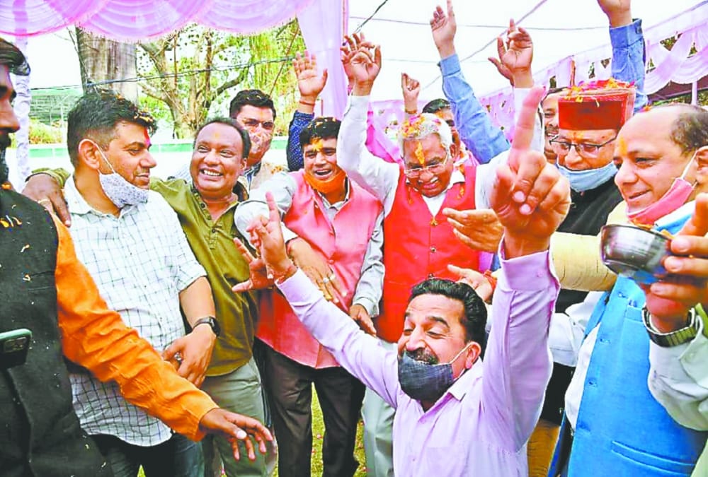 Holi 2021: Political Parties Not Follow Covid 19 Rules in  Holi Celebration party Photos