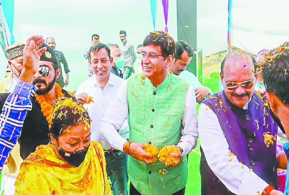 Holi 2021: Political Parties Not Follow Covid 19 Rules in  Holi Celebration party Photos