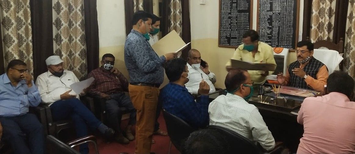Hathras: Keep clean, light, drinking water arrangements on Holi