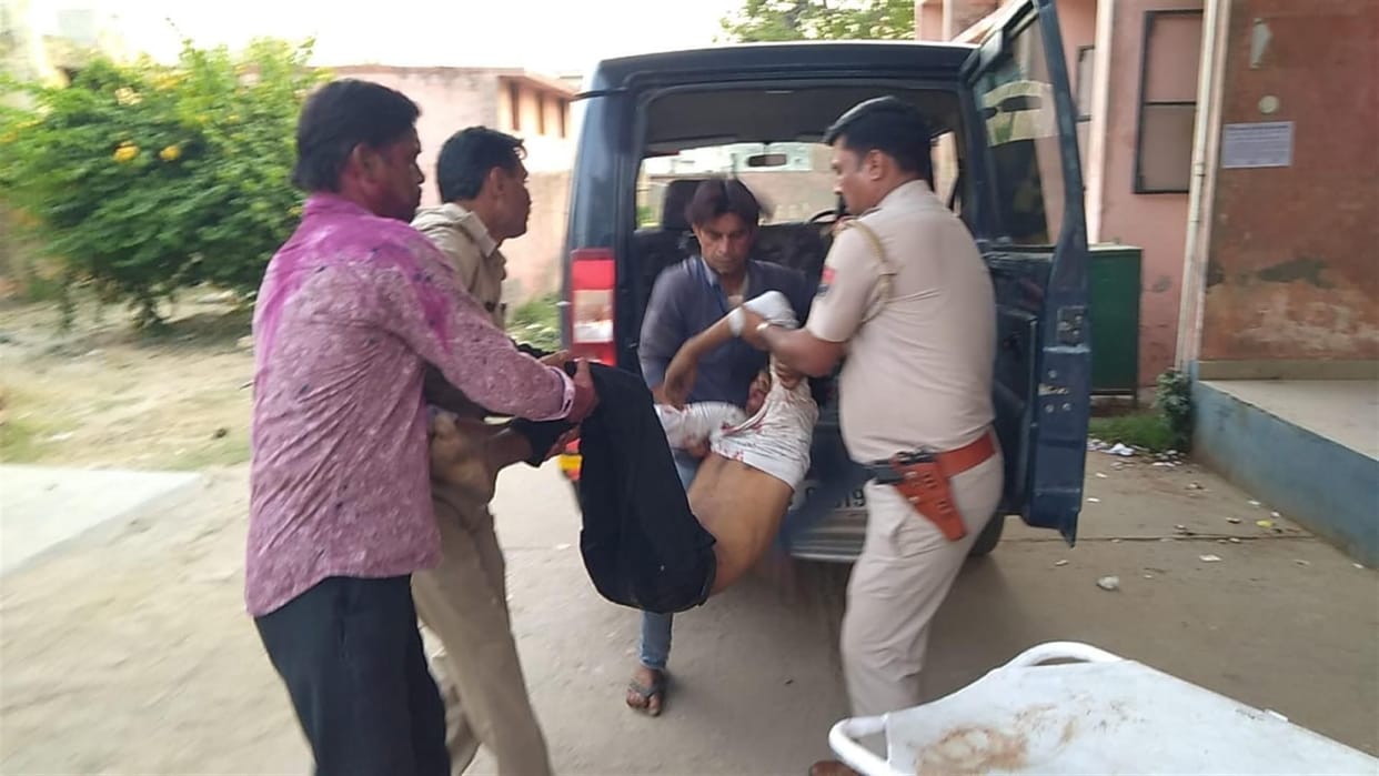 Hathras: Two youth riding a bike injured in a car collision