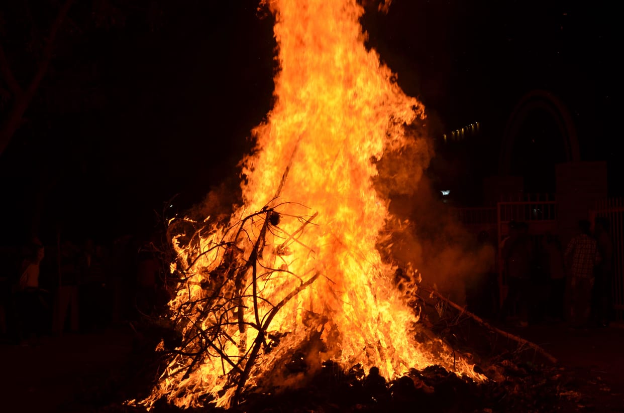 holika burned, women pray, police alert