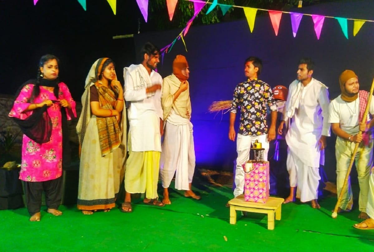 Young theatre artists presents Panchlight drama on world theatre day