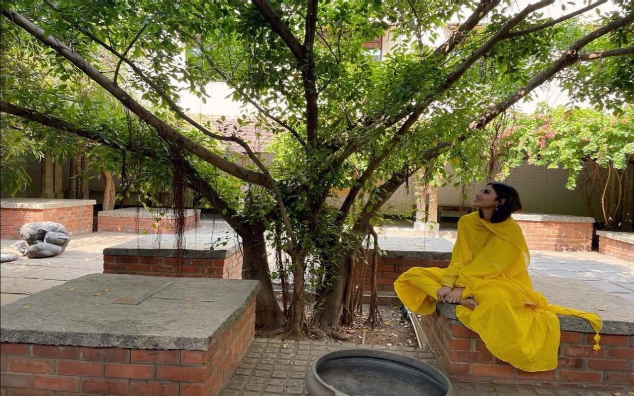 mouni roy visited isha yoga centre sadguru she shared photos on instagram