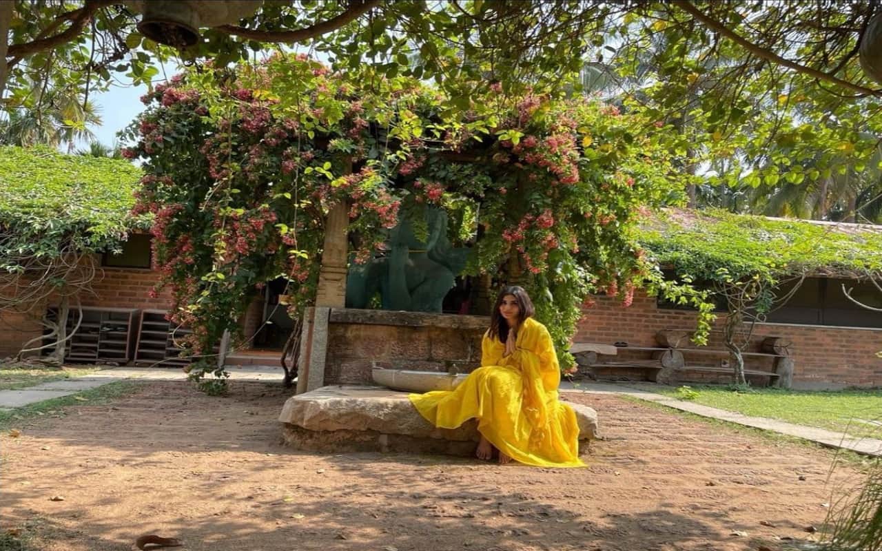mouni roy visited isha yoga centre sadguru she shared photos on instagram