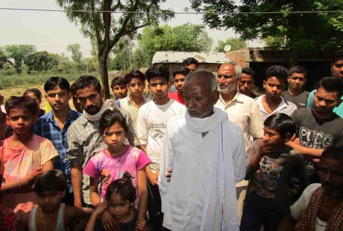son of former BJP MLA beaten laboror with the butt of gun when he asked for wages on Holi