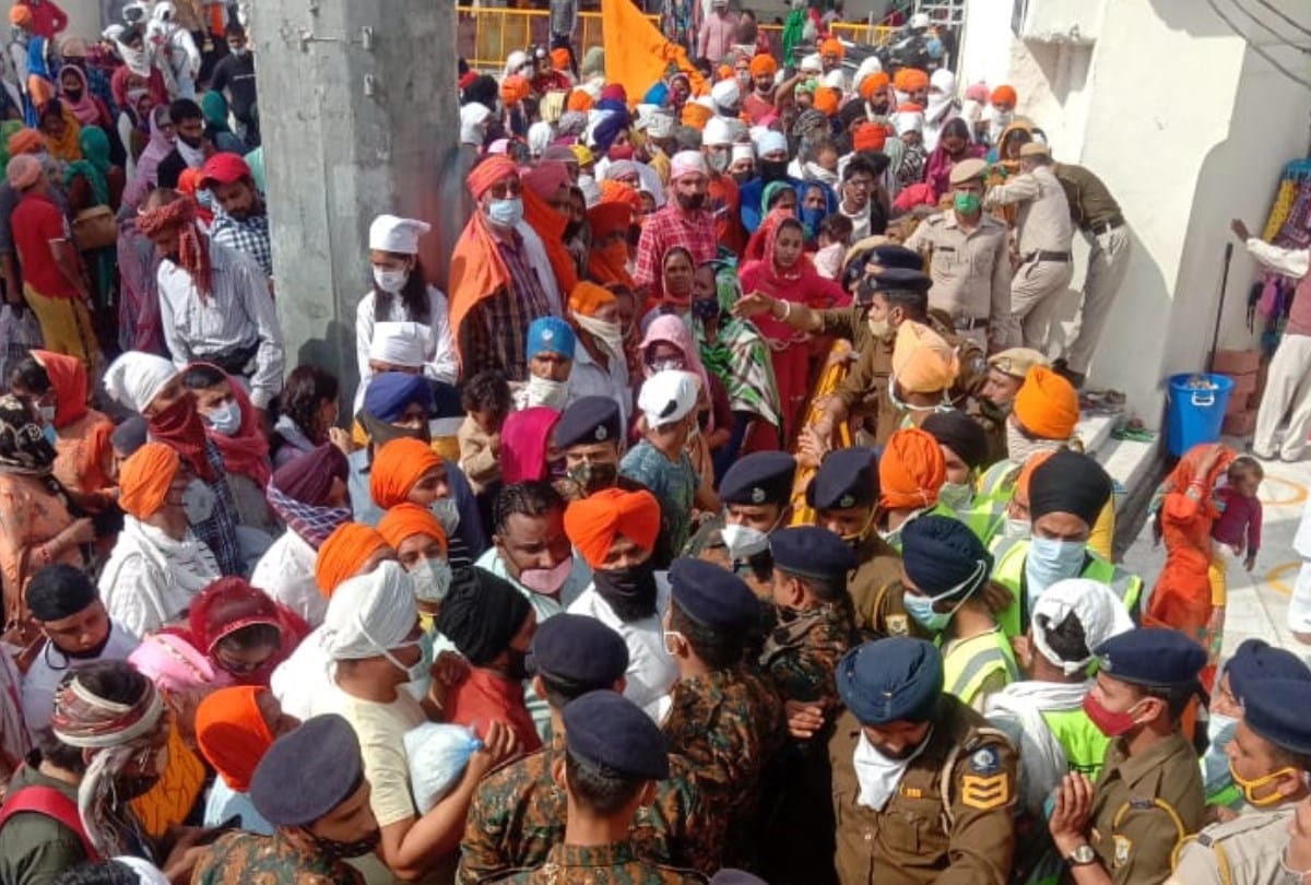 Devotees pay obeisance to Nishan Sahib at Dera Baba Badbhag Singh Mairi Una Himachal Pradesh