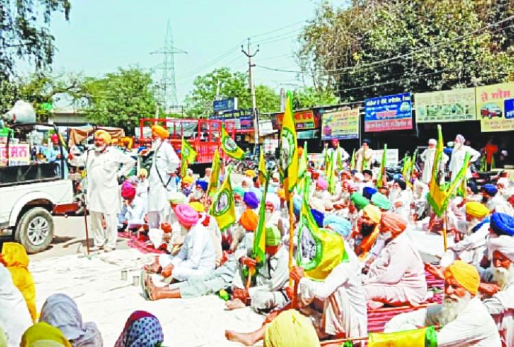 BJP leaders face farmers protest in Many Districts of Punjab