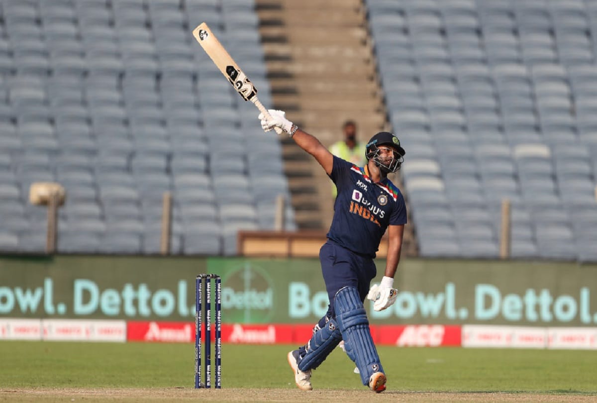 Former England cricketer Ian bell praises rishabh pant says cant imagine team india without him