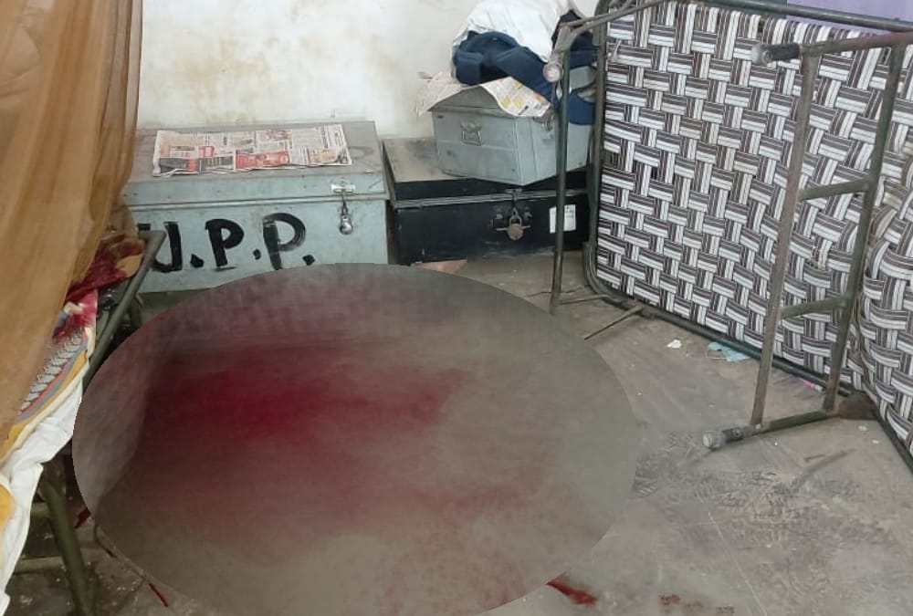 A Policeman commits suicide in barabanki Police line.