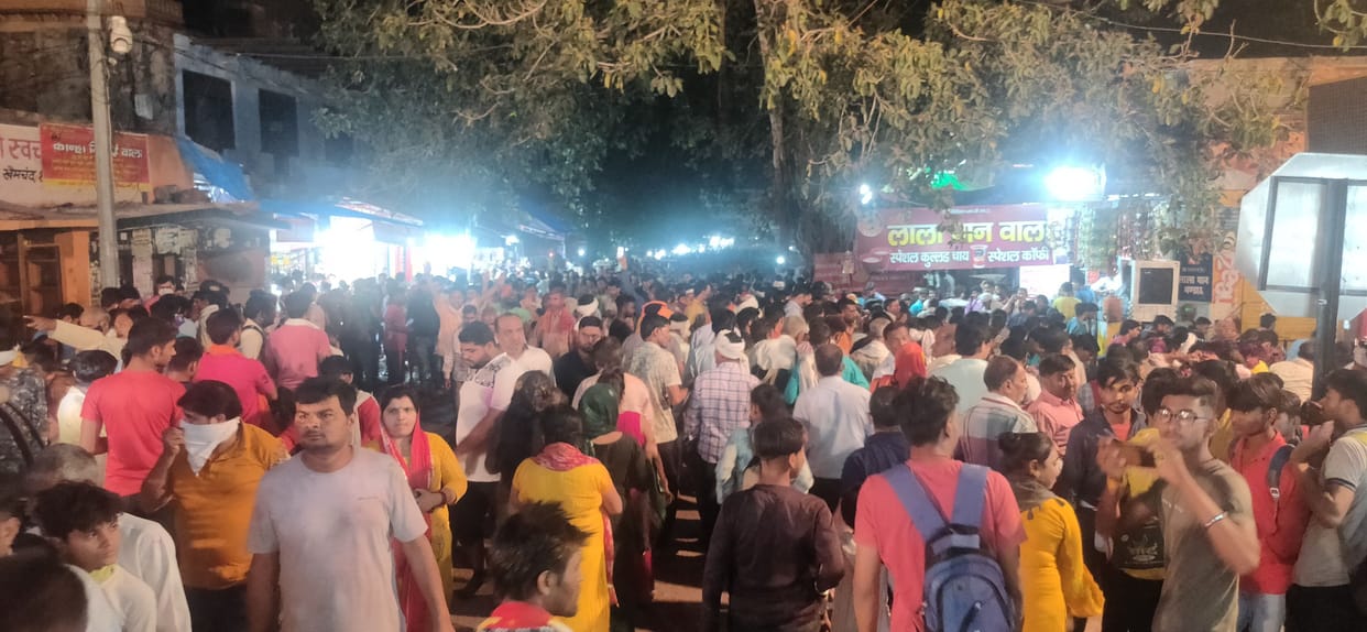 Mathura: devotees throng to circumambulation on Holi