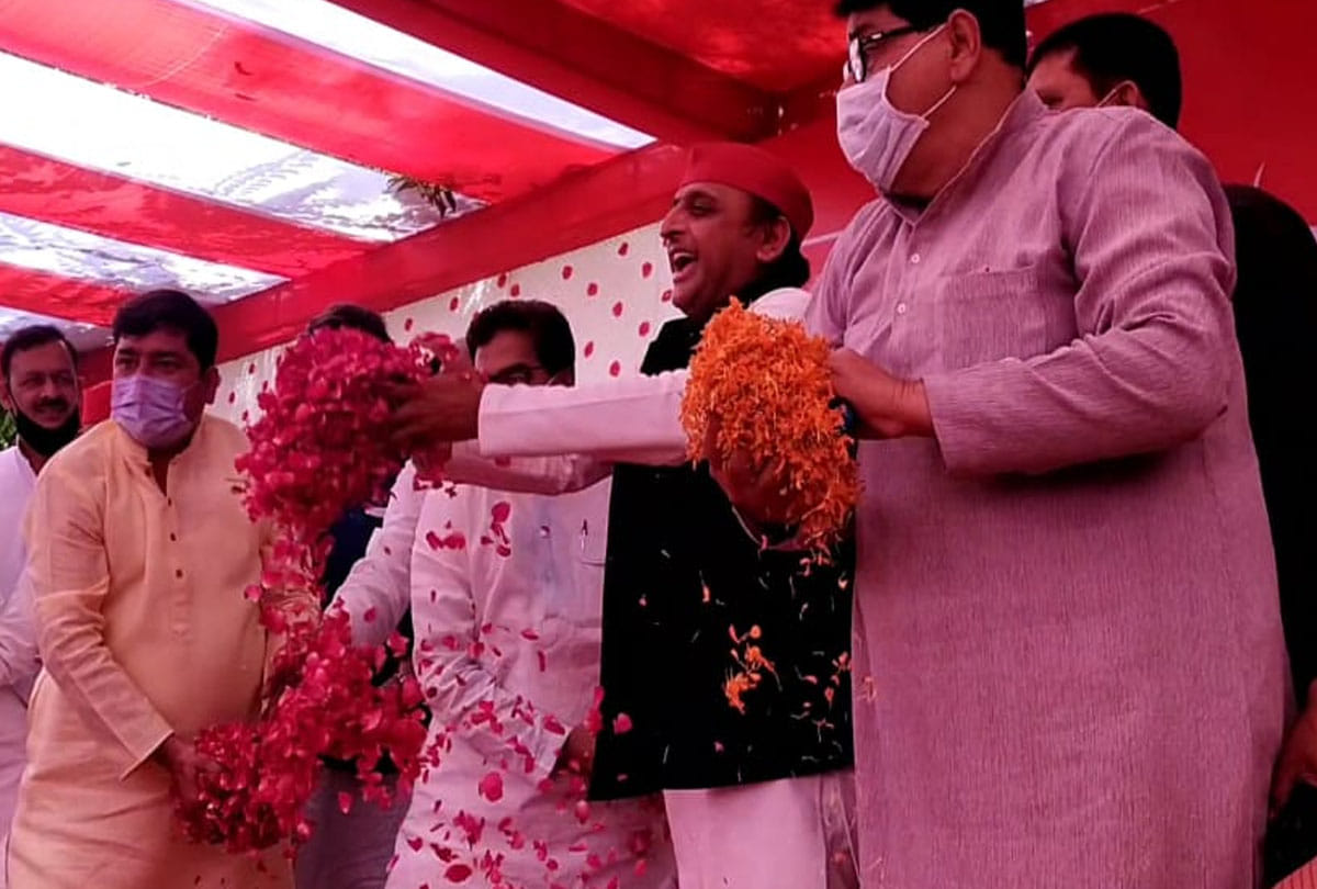 mulayam singh family celebrated Holi 2021