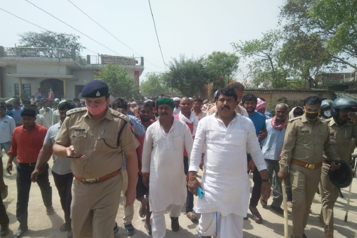 Student murder in Varanasi dead body reached home after postmortem police force