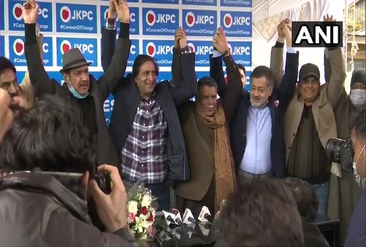 Jammu and Kashmir: Former PDP leaders Khurshid Alam, Pir Mansoor and Syed Basharat Ahmed Bukhari join People Conference