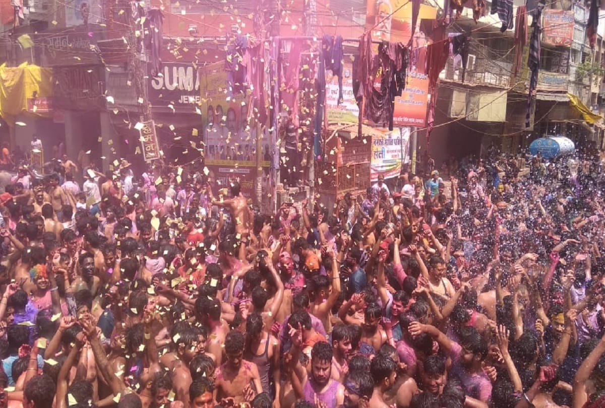 Holi 2021: Holi tearing the cloth of the most unique Loknath
