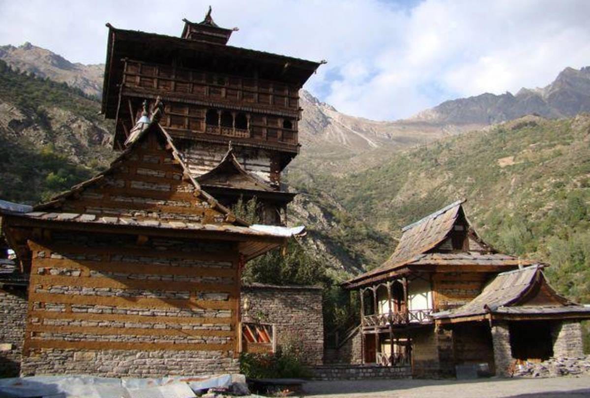 pangi valley of Himachal Pradesh is very beautiful you can plan with friends