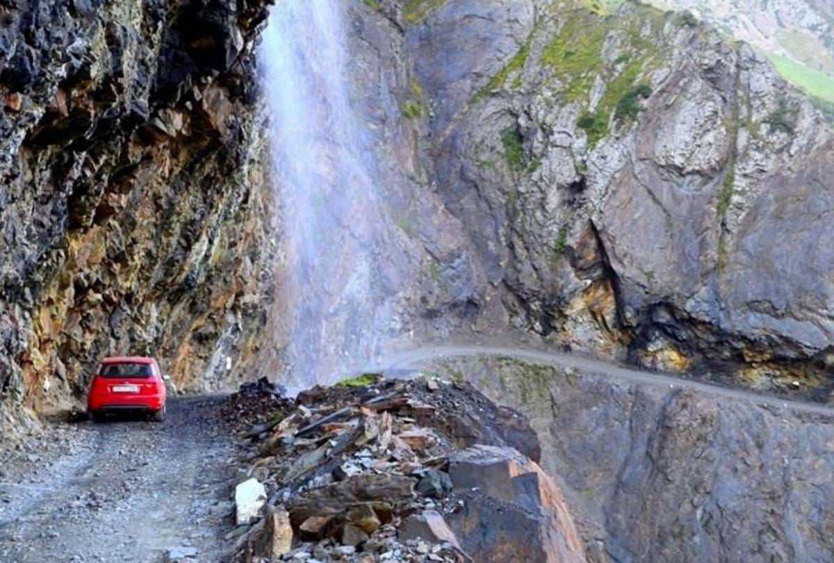 pangi valley of Himachal Pradesh is very beautiful you can plan with friends