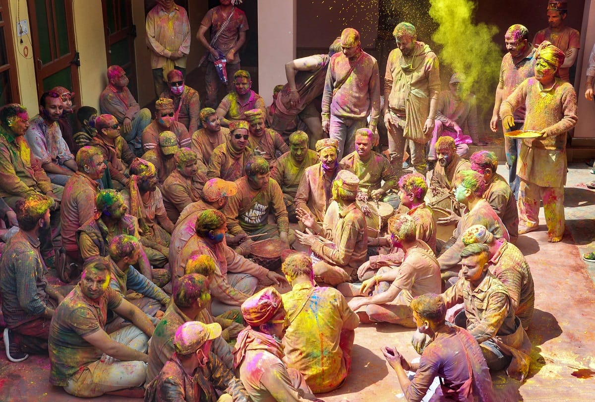 holi celebration in india, see pics from diffrent cities and states, holi pictures, images, videos