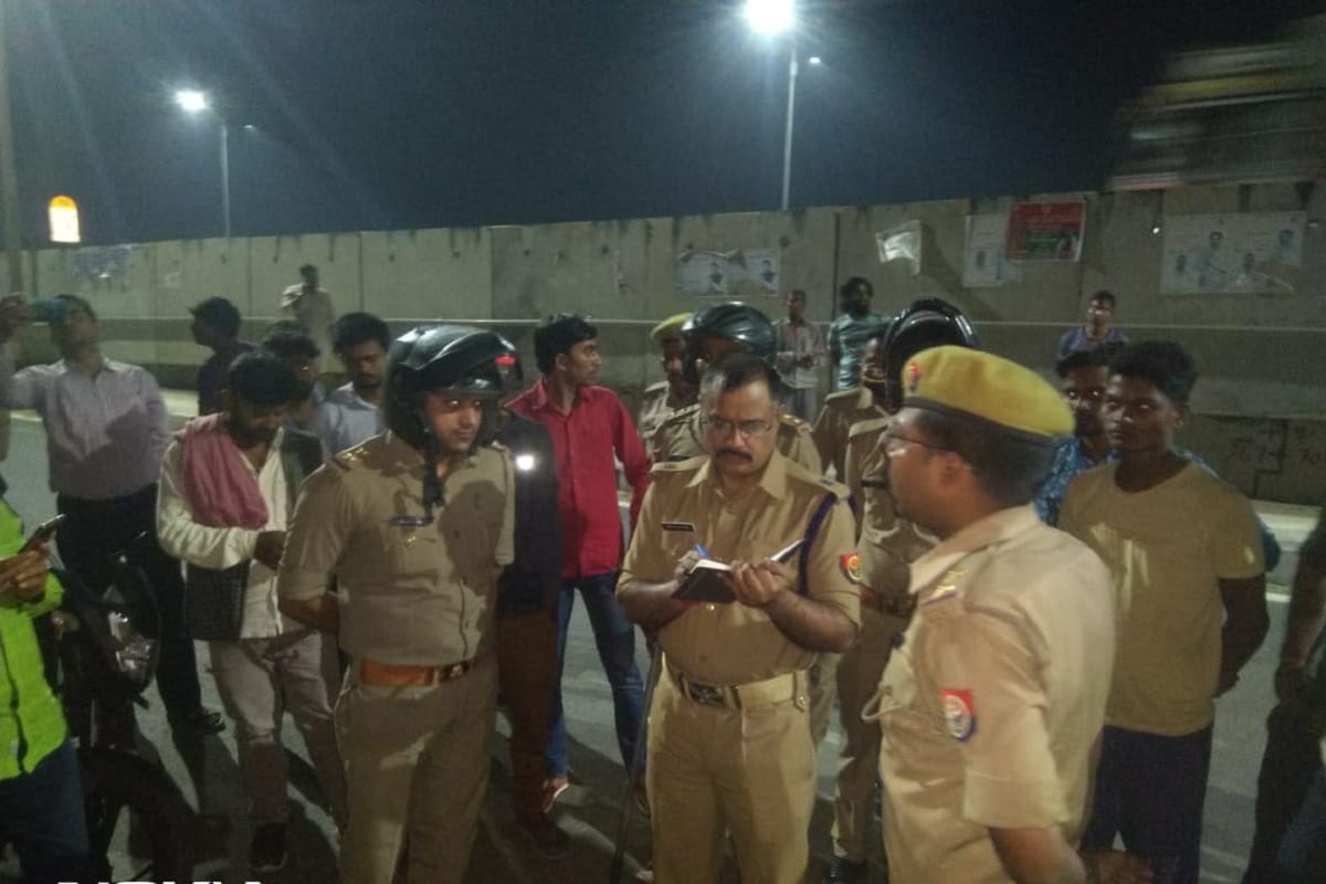 Student murder in Varanasi dead body reached home after postmortem police force