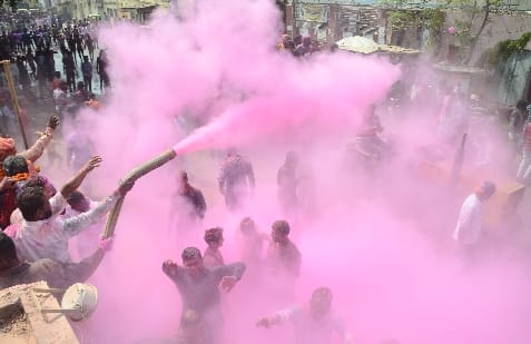 Do not blow on Holi .. dust is enough