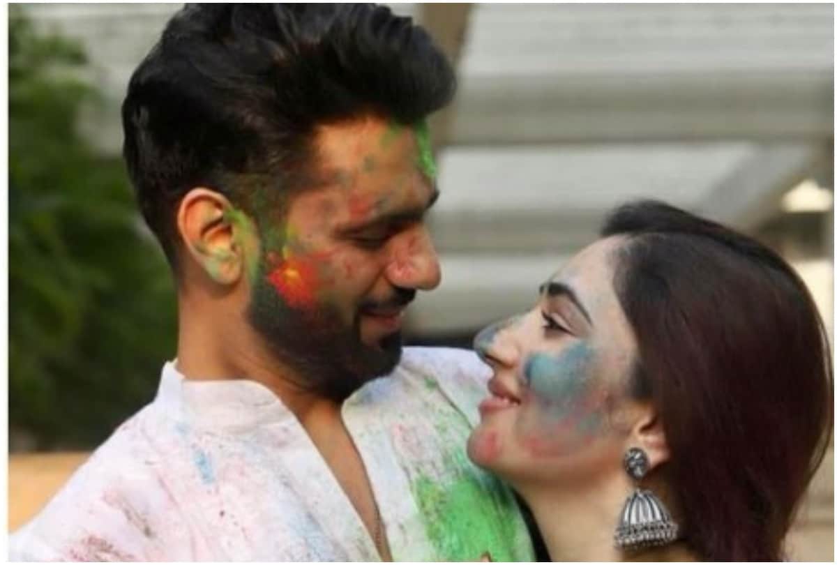 Holi 2021: Rahul Vaidya and wife-to-be Disha Parmar dial up the romance as  celebrate holi