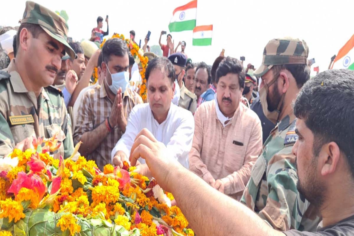 Jammu Encounter Update: Martyr Pinku Dangi was cremated in Luhari village of Baghpat and see photos