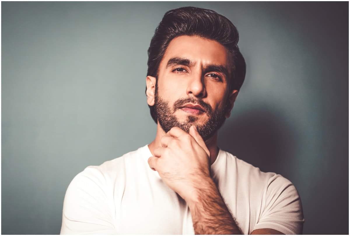 when Raveena Tandon throw out Ranveer Singh from the set of Mohra during tip tip barsa pani song