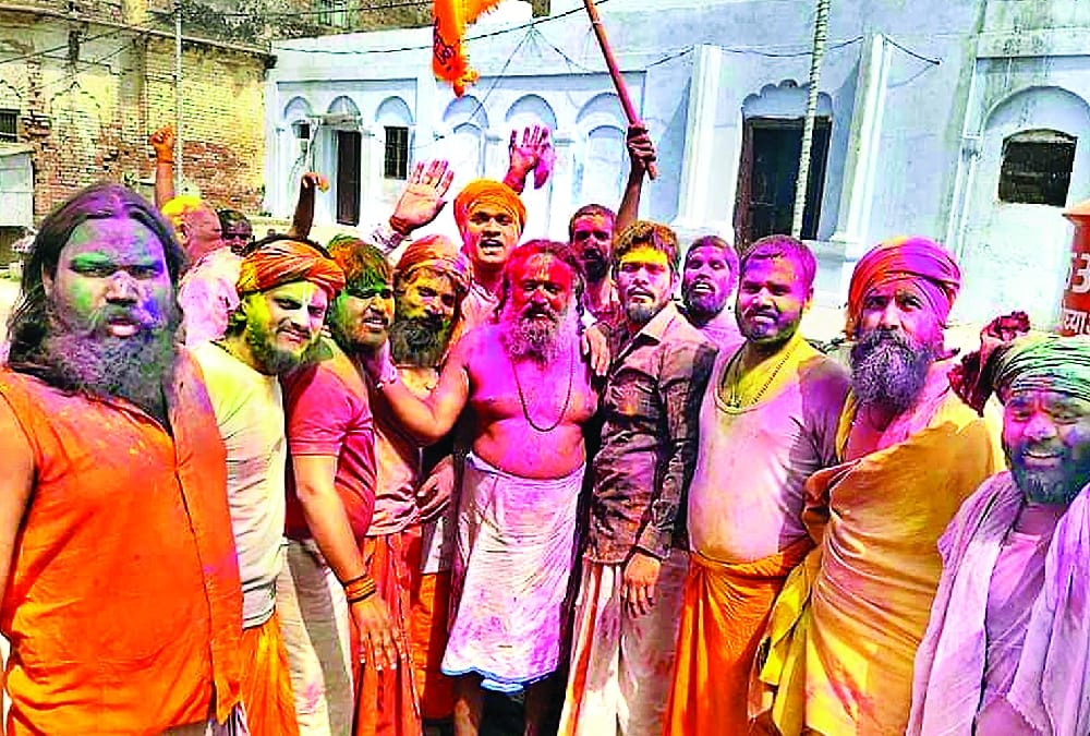 Ramlala celebrated holi in ayodhya after 492 years.