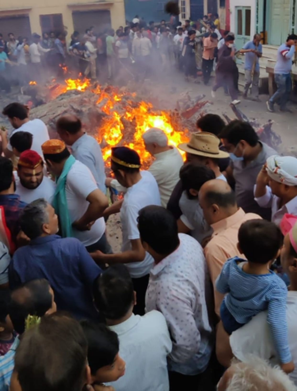 Holi burnt at 1447 places, shouts of devotee Prahlada